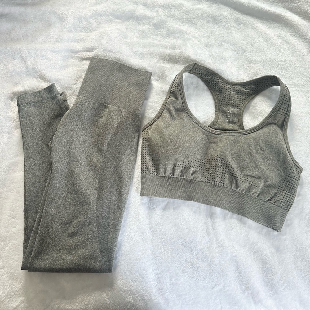 NVGTN Khaki Contour Seamless Leggings and Matching Seamless Sports Bra sz XS